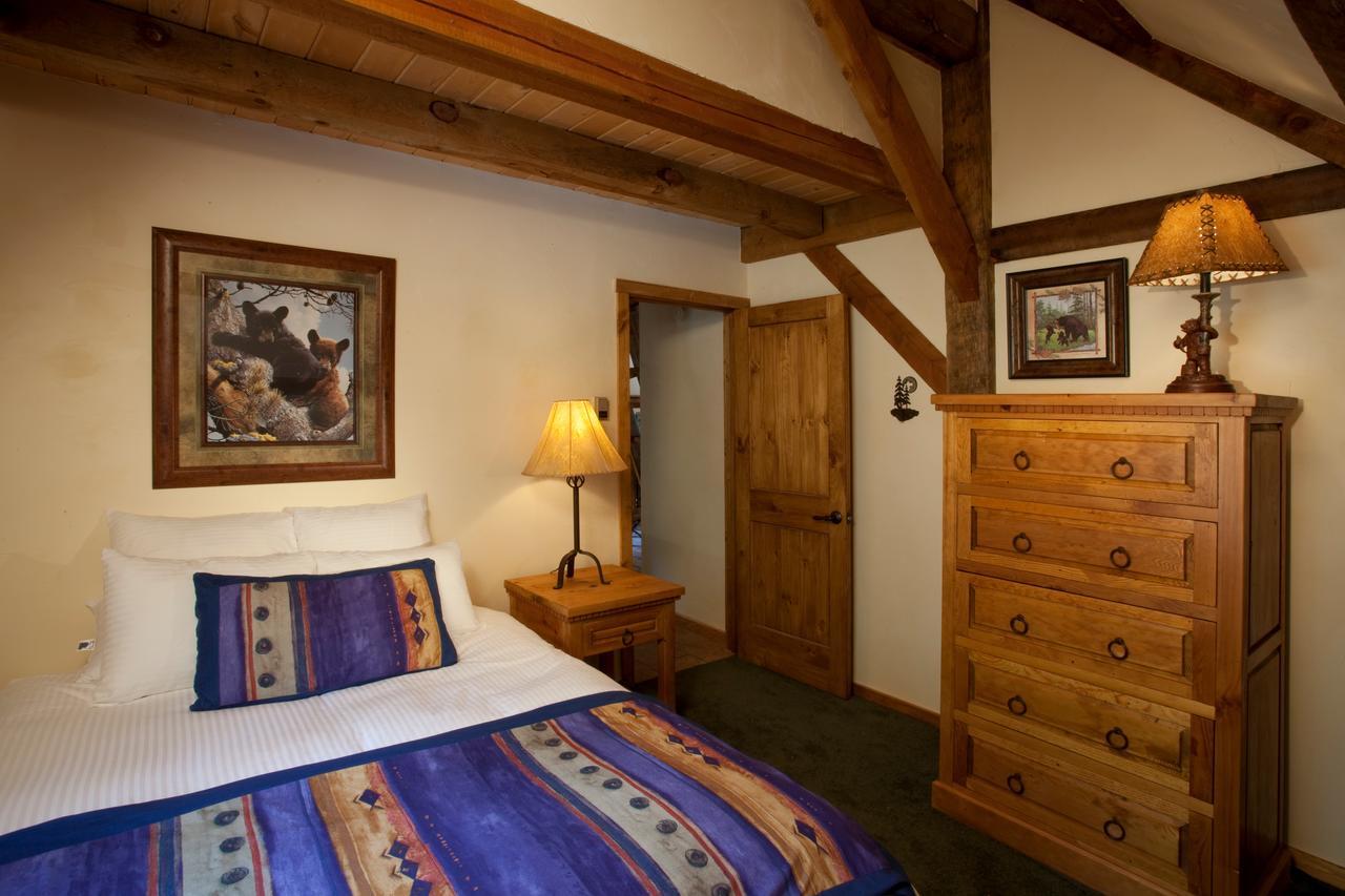 Cottam'S Lodge By Alpine Village Suites Taos Ski Valley Exterior photo